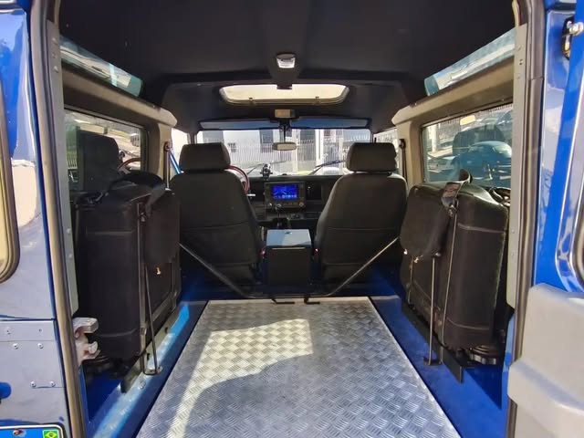 LAND ROVER DEFENDER - Imagem 5