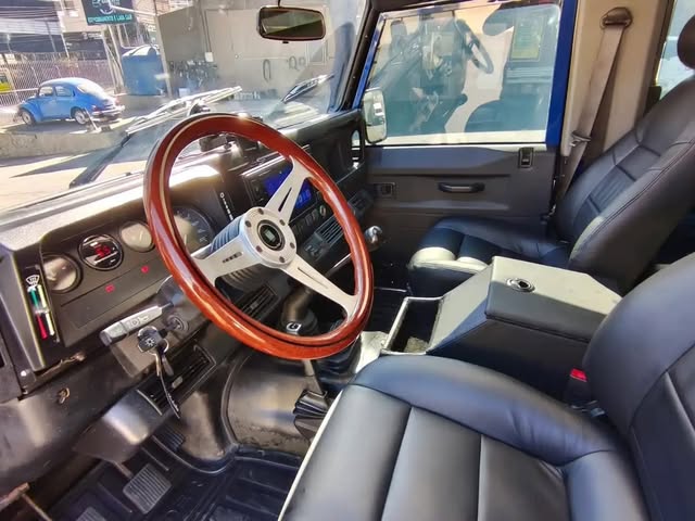 LAND ROVER DEFENDER - Imagem 6