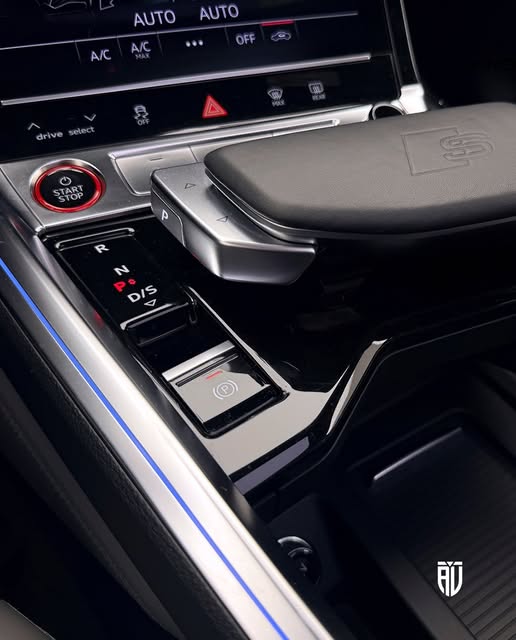 AUDI E-TRON SPORTBACK S - Imagem 9