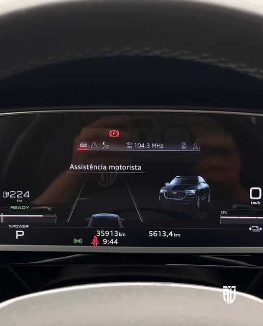 AUDI E-TRON SPORTBACK S - Imagem 10