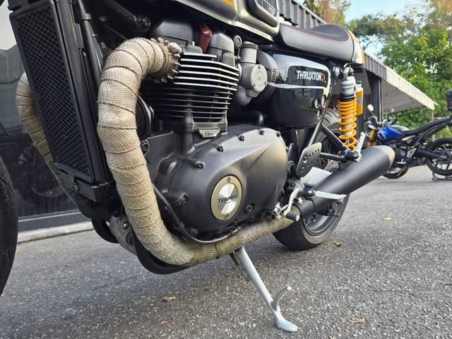 TRIUMPH THRUXTON 1200 R - Imagem 13