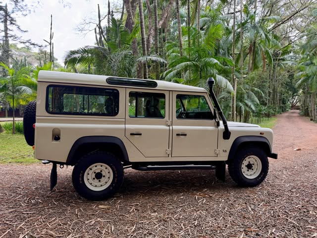 LAND ROVER DEFENDER - Imagem 11
