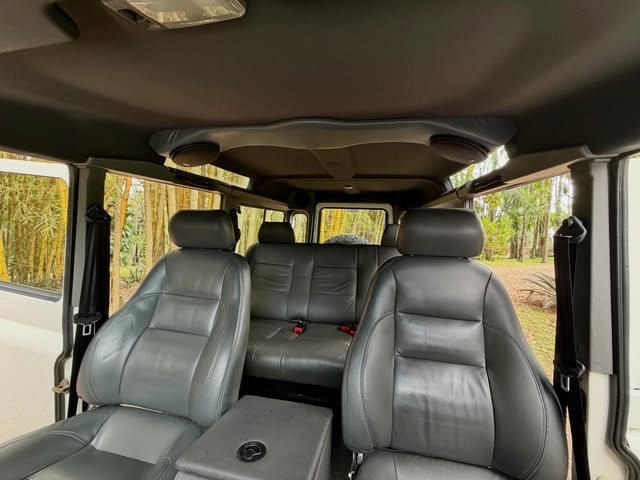 LAND ROVER DEFENDER - Imagem 13