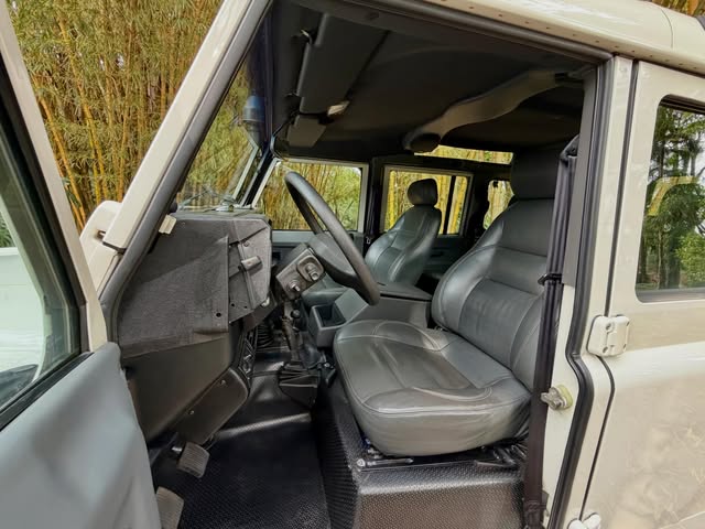LAND ROVER DEFENDER - Imagem 4