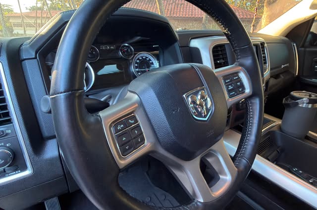 RAM 1500 LARAMIE - Imagem 11
