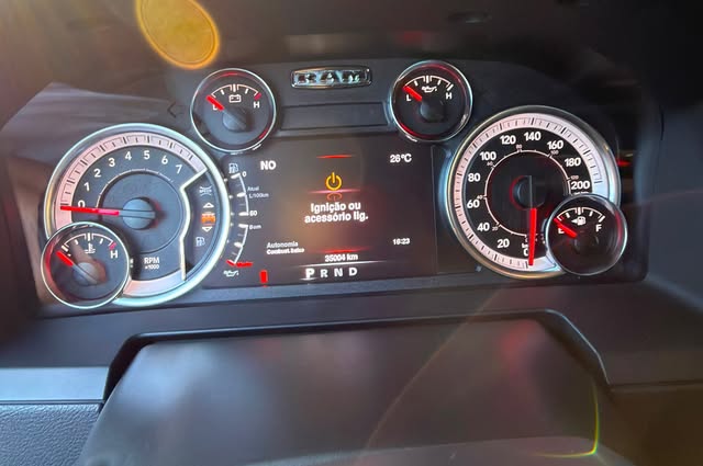 RAM 1500 LARAMIE - Imagem 9