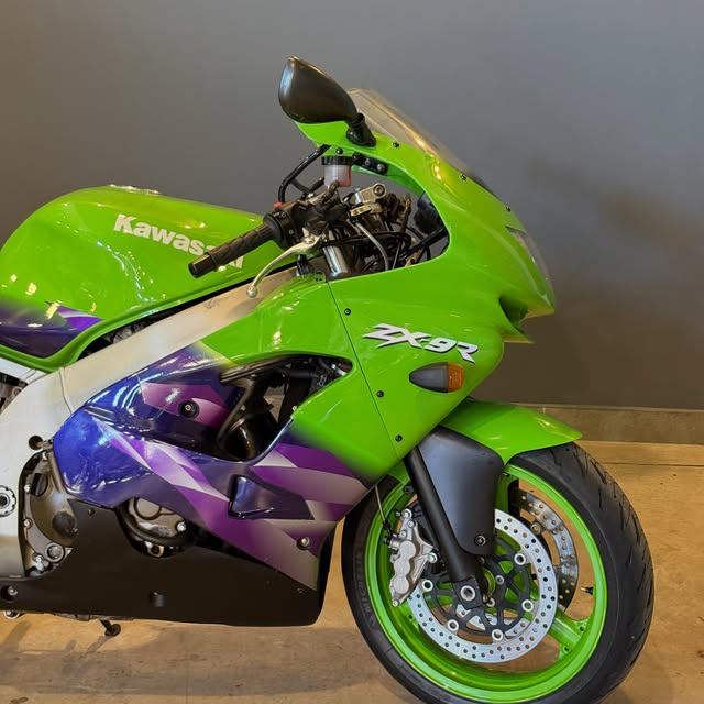 KAWASAKI ZX-9 - Imagem 4
