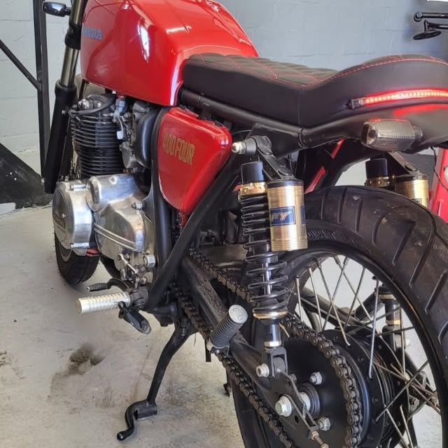 HONDA CB 400 - Imagem 9