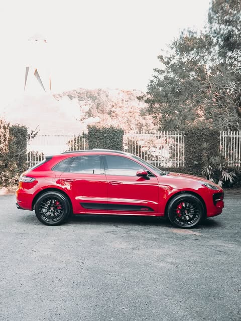 PORSCHE MACAN GTS - Imagem 2