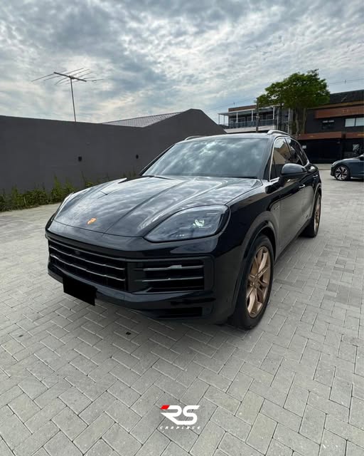 PORSCHE CAYENNE E-HYBRID - Imagem 1