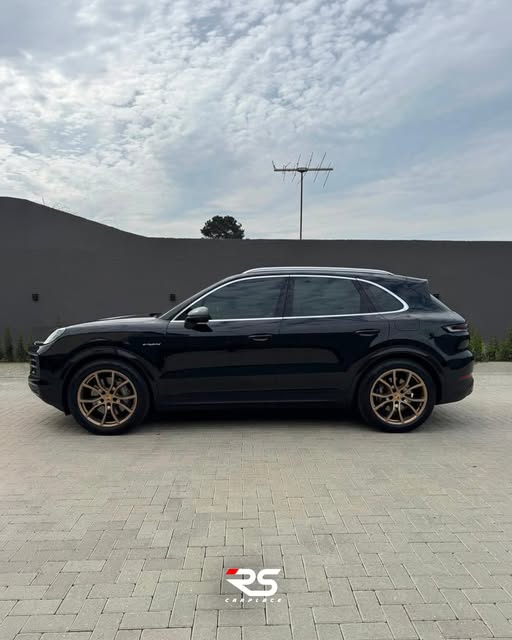 PORSCHE CAYENNE E-HYBRID - Imagem 5