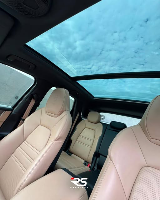 PORSCHE CAYENNE E-HYBRID - Imagem 9