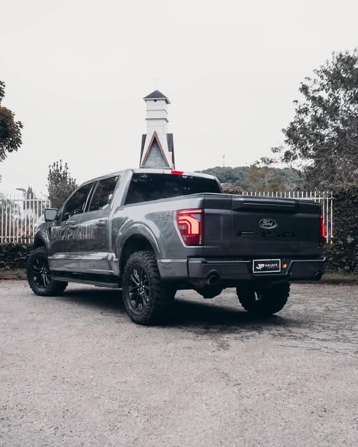 FORD F-150 LARIAT - Imagem 2