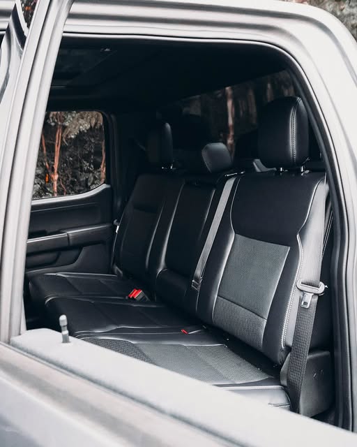FORD F-150 LARIAT - Imagem 8