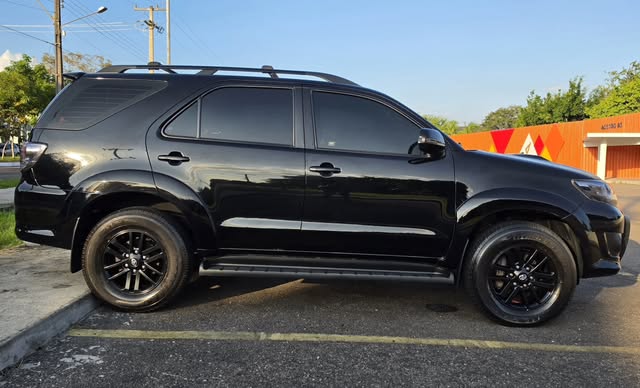 TOYOTA HILUX SRV - Imagem 14
