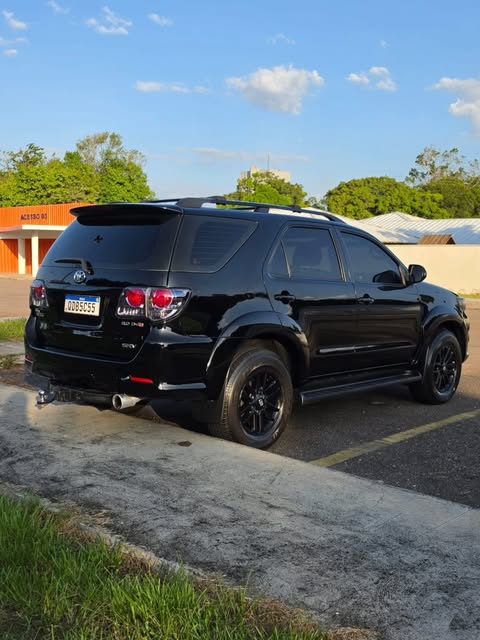 TOYOTA HILUX SRV - Imagem 5