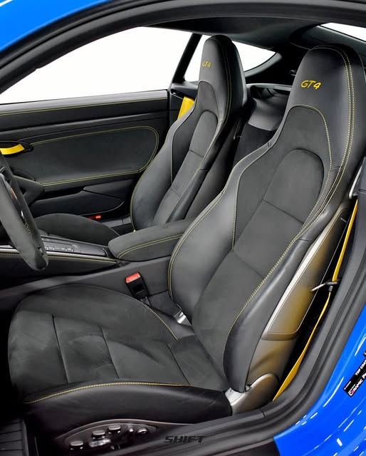 PORSCHE 718 CAYMAN GT4 - Imagem 6