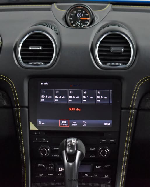 PORSCHE 718 CAYMAN GT4 - Imagem 7