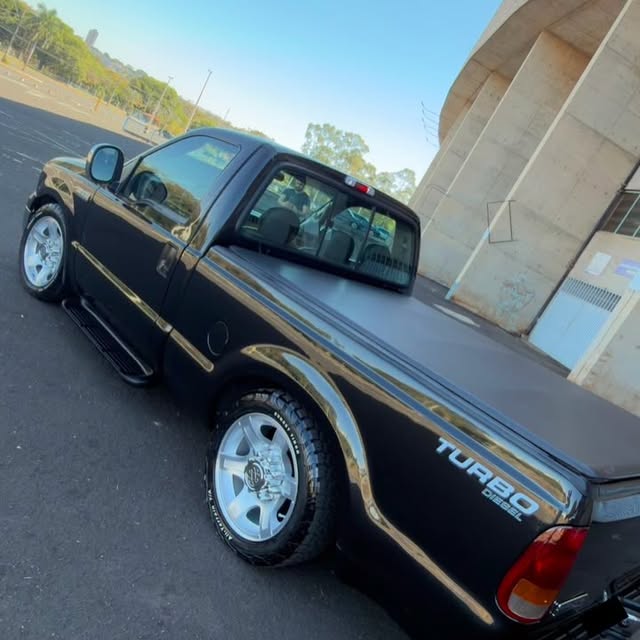 FORD F-250 XLT-L - Imagem 4