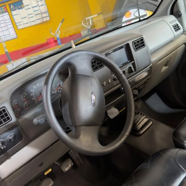 FORD F-250 XLT-L - Imagem 10