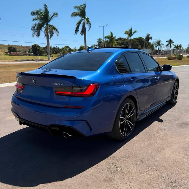 BMW 330E M SPORT - Imagem 4