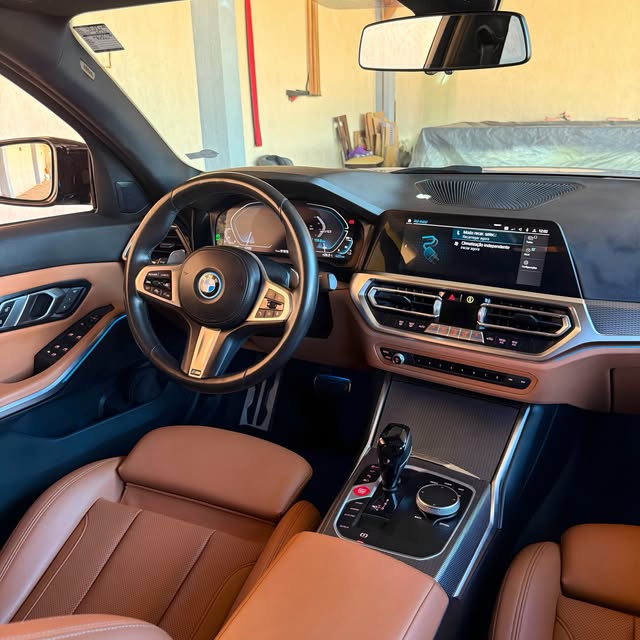 BMW 330E M SPORT - Imagem 8