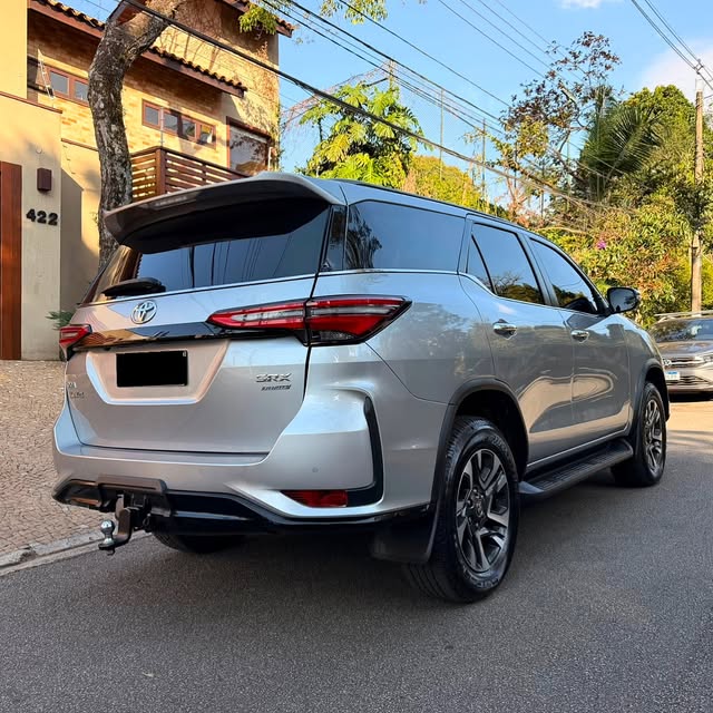 TOYOTA SW4 PLATINUM - Imagem 12