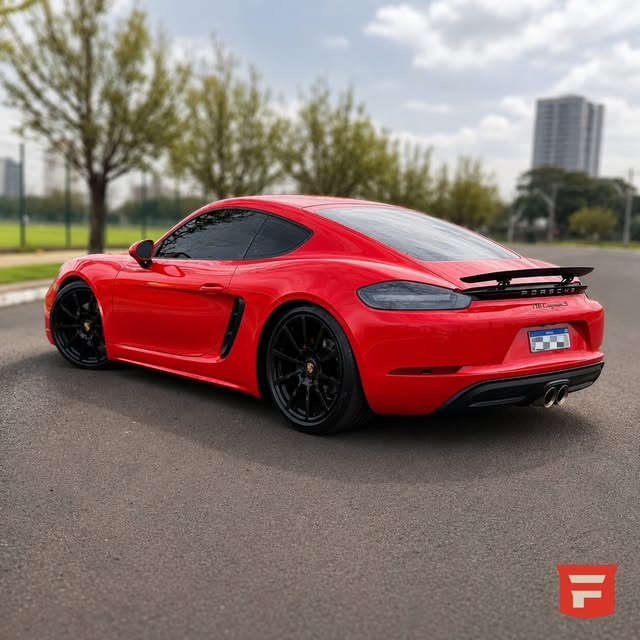 PORSCHE 718 CAYMAN S - Imagem 3