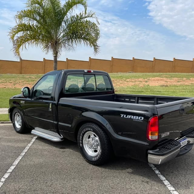 FORD F-250 XLT-L - Imagem 6
