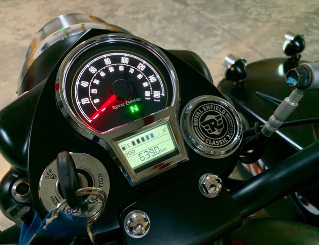ROYAL ENFIELD CLASSIC 350 - Imagem 11