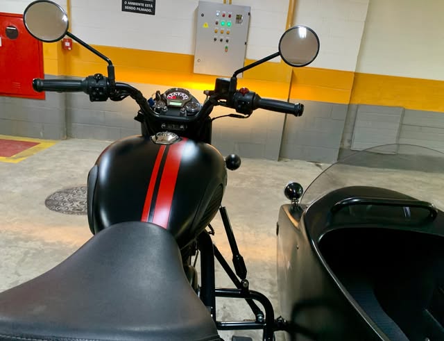 ROYAL ENFIELD CLASSIC 350 - Imagem 13