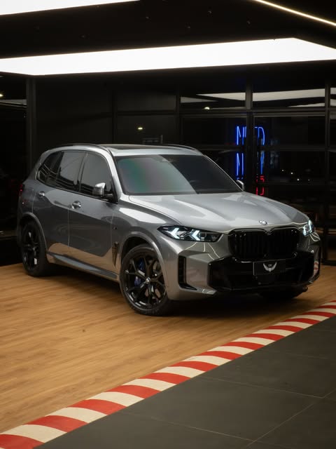 BMW X5 XDRIVE50E - Imagem 1