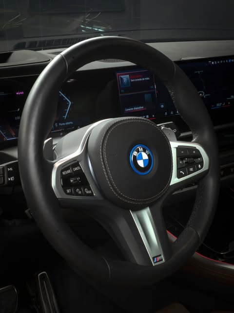BMW X5 XDRIVE50E - Imagem 2