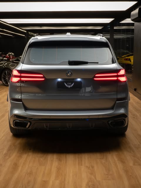 BMW X5 XDRIVE50E - Imagem 15