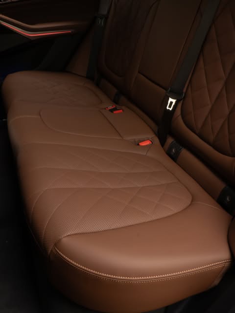 BMW X5 XDRIVE50E - Imagem 16