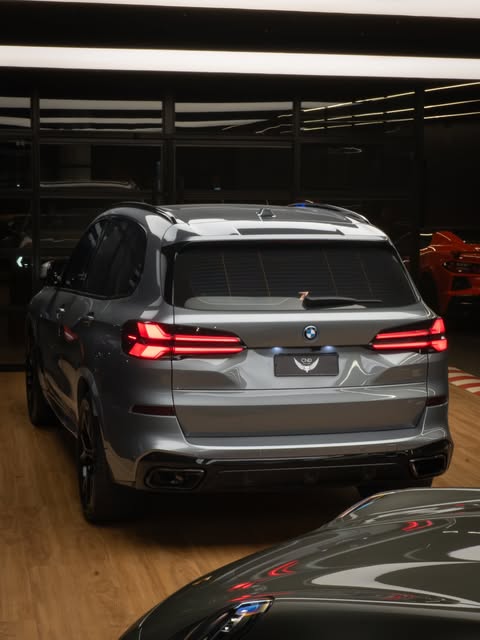BMW X5 XDRIVE50E - Imagem 17