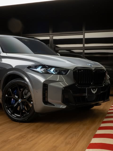 BMW X5 XDRIVE50E - Imagem 3