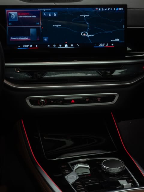 BMW X5 XDRIVE50E - Imagem 4