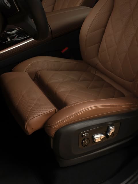 BMW X5 XDRIVE50E - Imagem 8