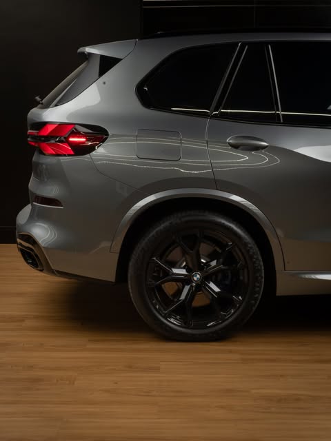 BMW X5 XDRIVE50E - Imagem 9