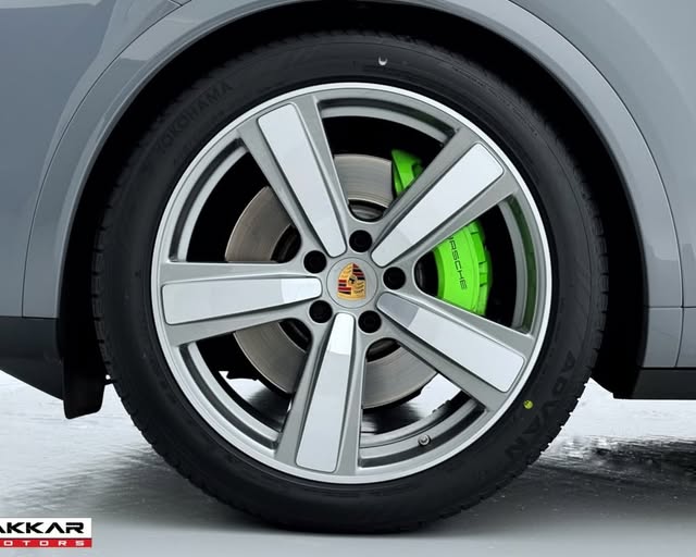 PORSCHE CAYENNE S E-HYBRID - Imagem 3