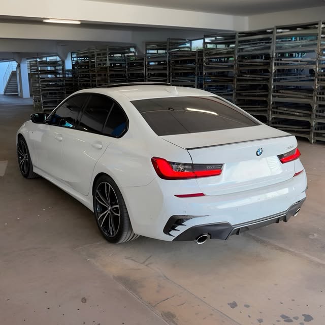 BMW 320I M SPORT - Imagem 3