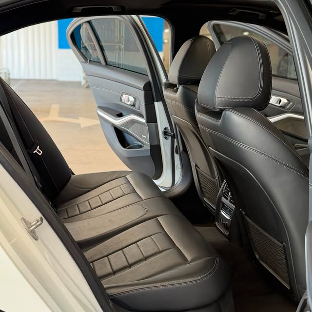 BMW 320I M SPORT - Imagem 10