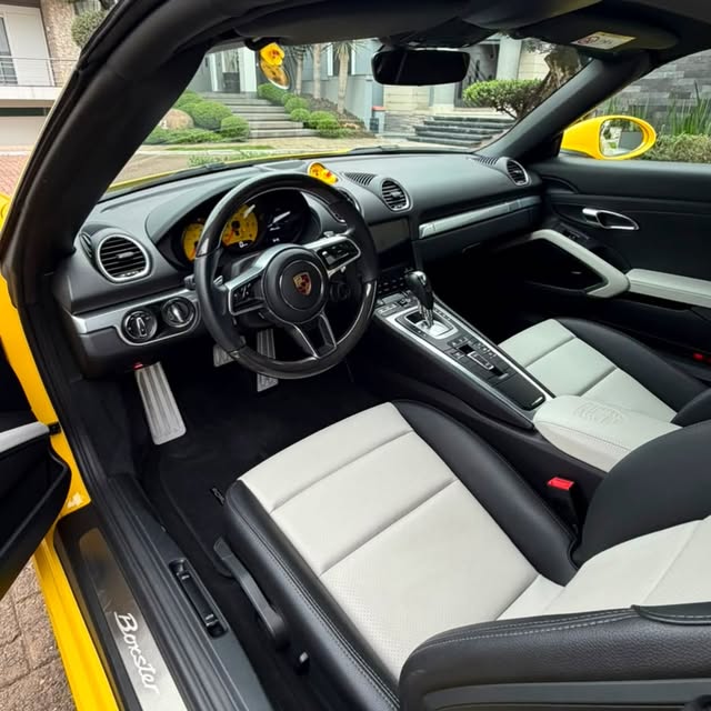 PORSCHE 718 BOXSTER 2.0 TURBO - Imagem 2