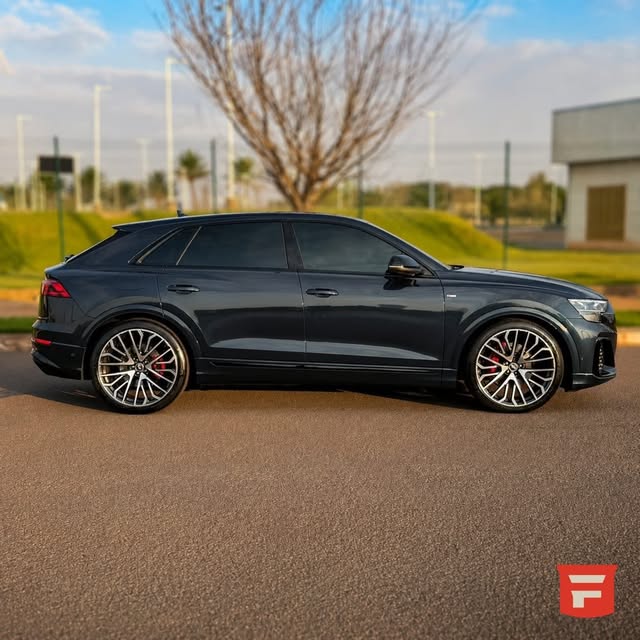 AUDI Q8 PERFORMANCE BLACK - Imagem 13