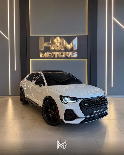 AUDI Q3 PERFORMANCE BLACK - Imagem 1