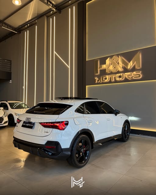 AUDI Q3 PERFORMANCE BLACK - Imagem 2