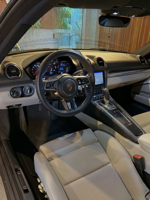 PORSCHE 718 CAYMAN 2.0 TURBO - Imagem 11