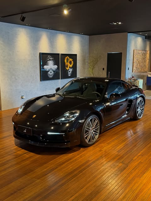 PORSCHE 718 CAYMAN 2.0 TURBO - Imagem 17