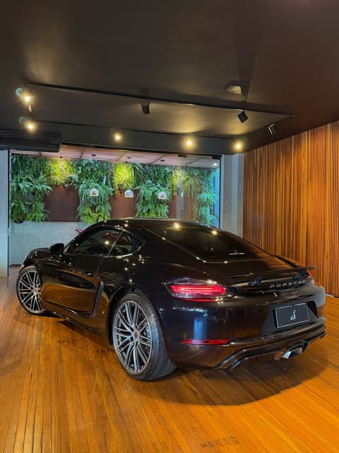 PORSCHE 718 CAYMAN 2.0 TURBO - Imagem 4